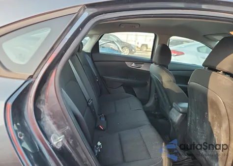 2021 Kia Forte Fe z USA, uszkodzony, nr VIN 3KPF24AD0ME337780